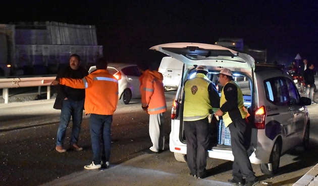 Kaza yerine gelen polislere çarpıp kaçtı...
