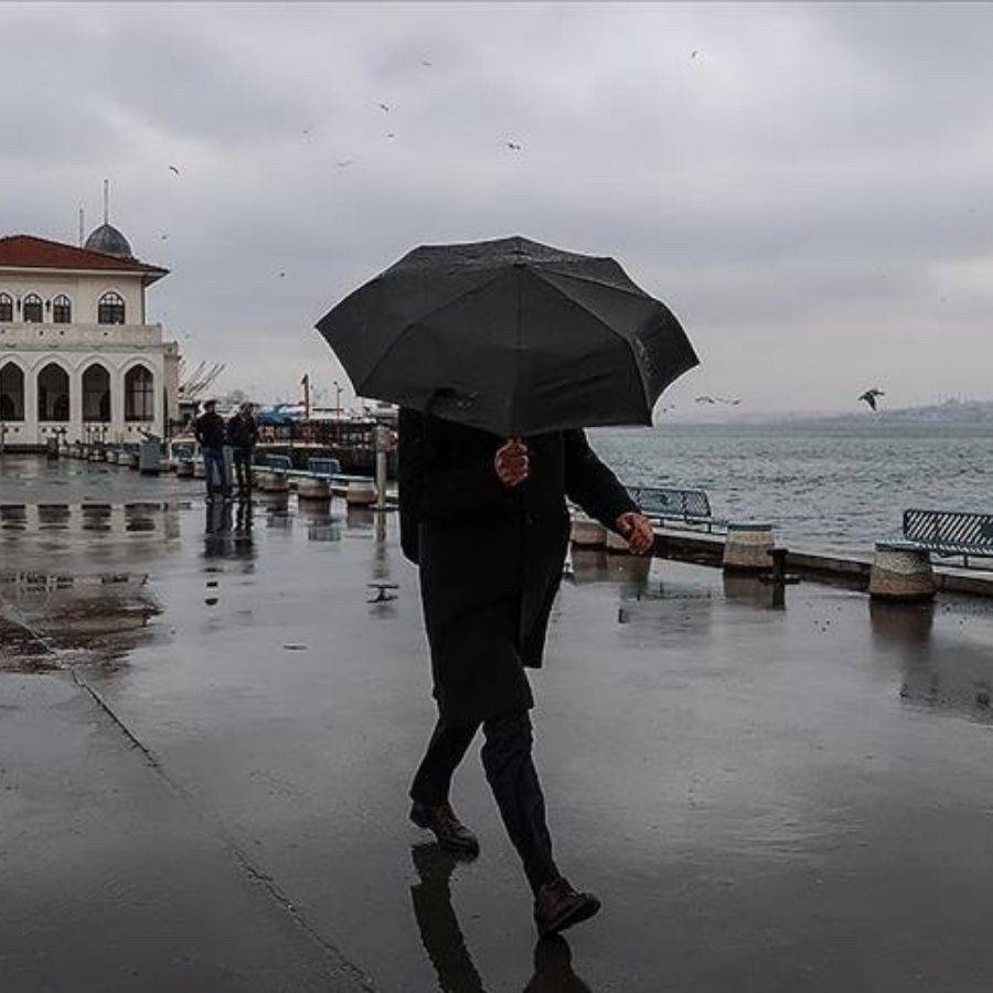 İstanbul'da sağanak başladı! 15 saat boyunca aralıksız yağacak