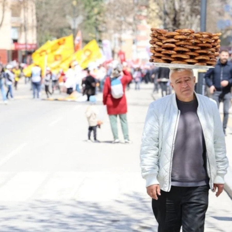1 Mayıs'ın iki yüzü: Bir yanda halay çekenler diğer yanda alınteri dökenler!