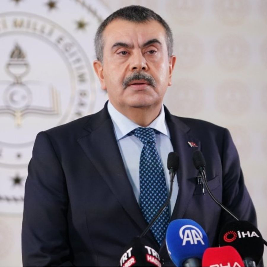 Yusuf Tekin'den yeni açıklamalar! Okul güvenliğine yeni tedbirler geliyor, ara tatil kalkıyor yaz tatili uzuyor