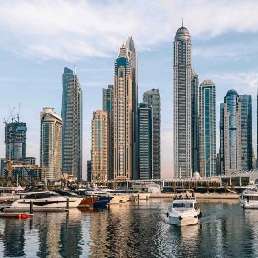 BAE'nin turizm başkenti Dubai diken üstünde: Sirenler çaldı, cep telefonlarına uyarı mesajları gitti