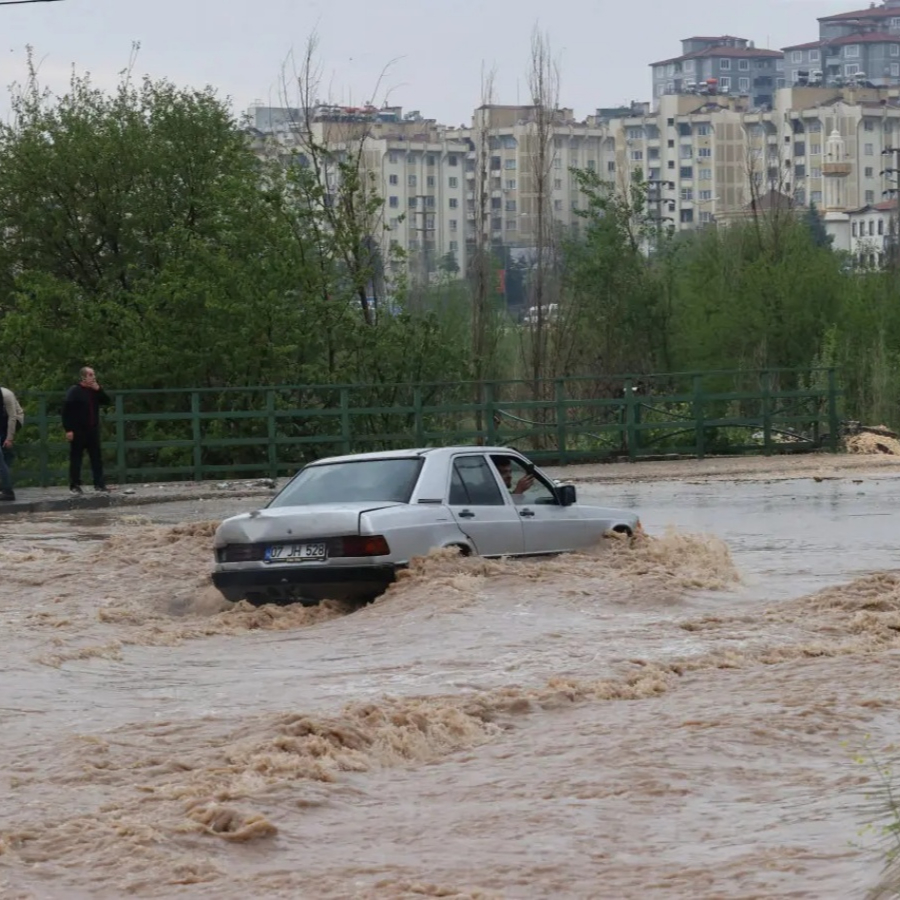 51 ilde etkili olan sağanak yağışın ağır bilançosu açıklandı: 2 ölü, 33 yaralı var!
