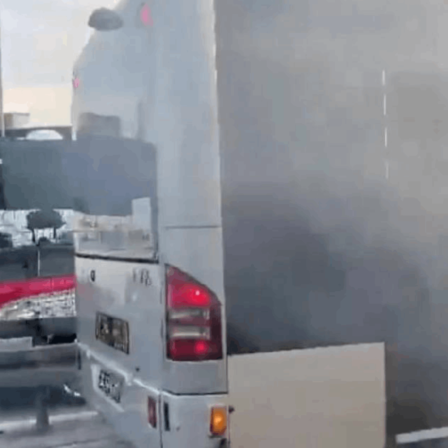 Son dakika... Metrobüste korkutan yangın, bir anda alev aldı: Seferler durduruldu