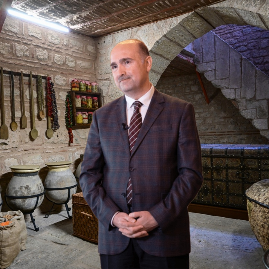 Harem'de bir ilk! Milli Saraylar Başkanı Yasin Yıldız'dan tarihi adım: Topkapı'nın gizli kalmış hazinesi açıldı!