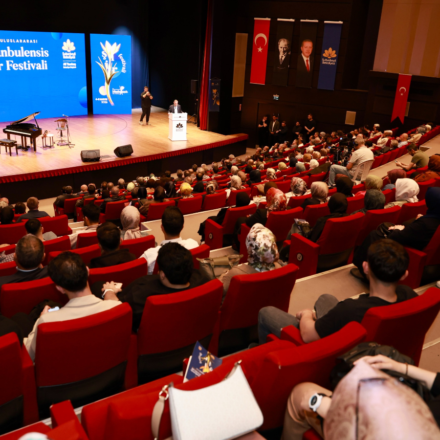 60 farklı ülkeden 130 yabancı şair katılım sağladı