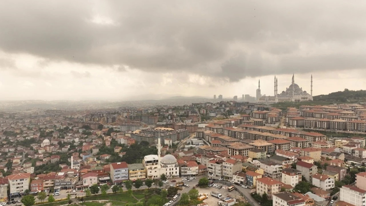 Sahra'dan yoğun toz taşınımı başladı! Türkiye 10 gün boyunca çöl tozuna teslim!