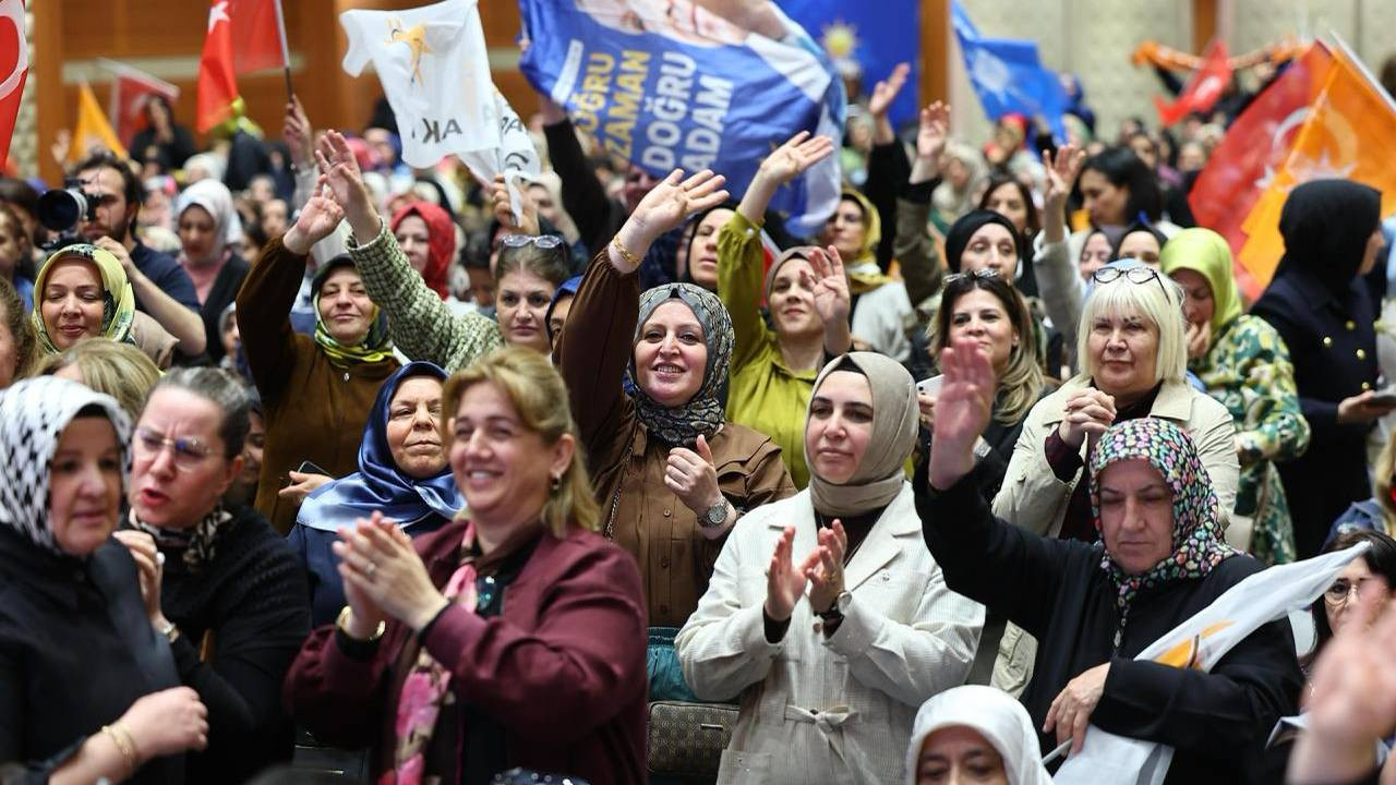 Ak partili kadınlar İstanbul’da hazır! Cumhurbaşkanı Erdoğan'dan özel telefon
