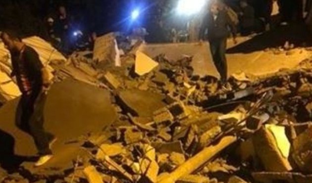 Kerpiç ev aşırı yağıştan çöktü! Ölü ve yaralılar var...