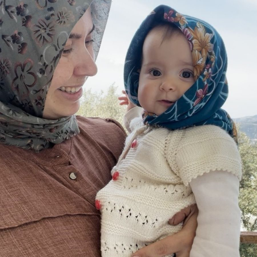 Sosyal medyayı sallayan gezgin bebek: Annesi anlattı! "Sürekli onu gezdirmek zorundayız"