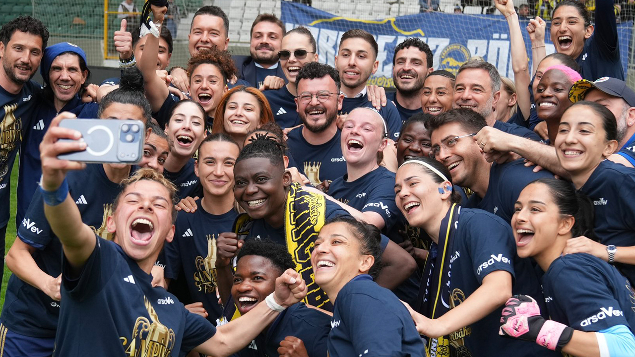 Kadın futbolunda şampiyon Fenerbahçe