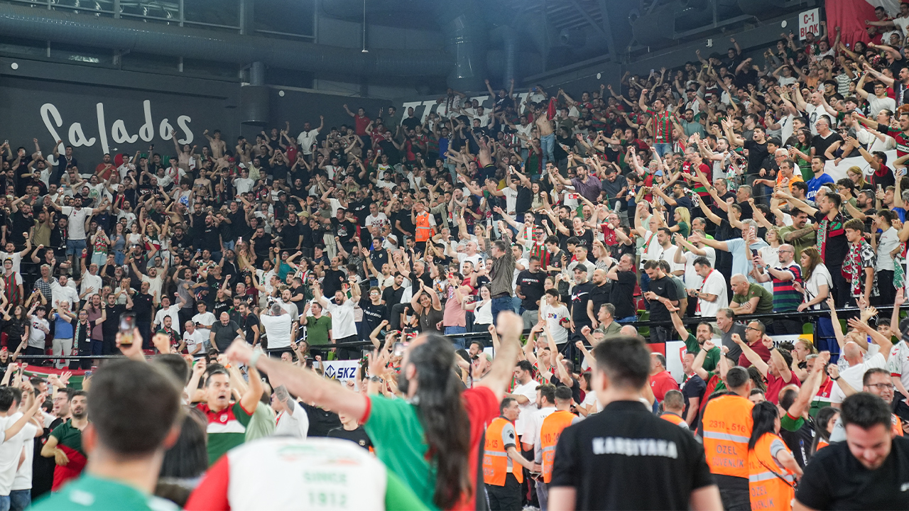 Karşıyaka son saniye basketiyle kümede kaldı