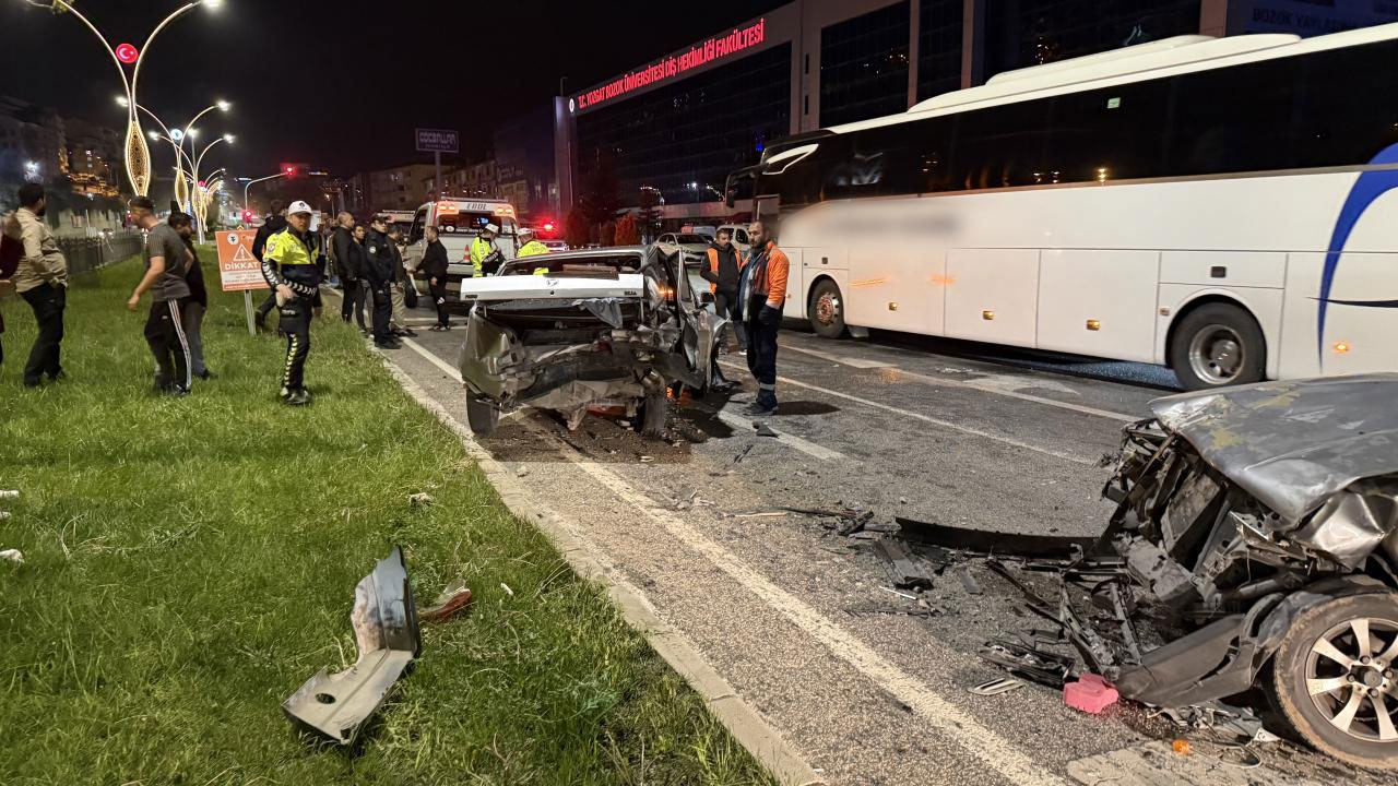 Yozgat'ta zincirleme trafik kazası: Çok sayıda yaralı var