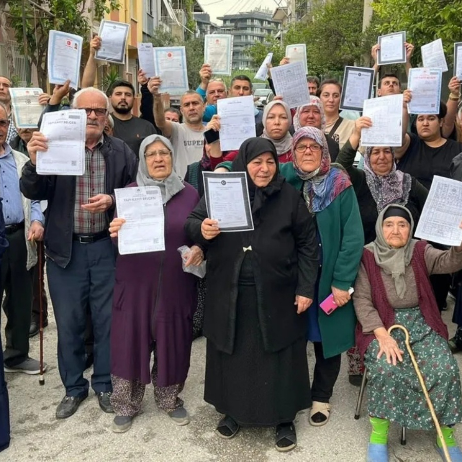 Kağıt üstünde bahçe, gerçekte 40 yıllık yuva: Bornova'da "şeftali bahçesi" isyanı! 300 hanelik mahalle rant kıskacında