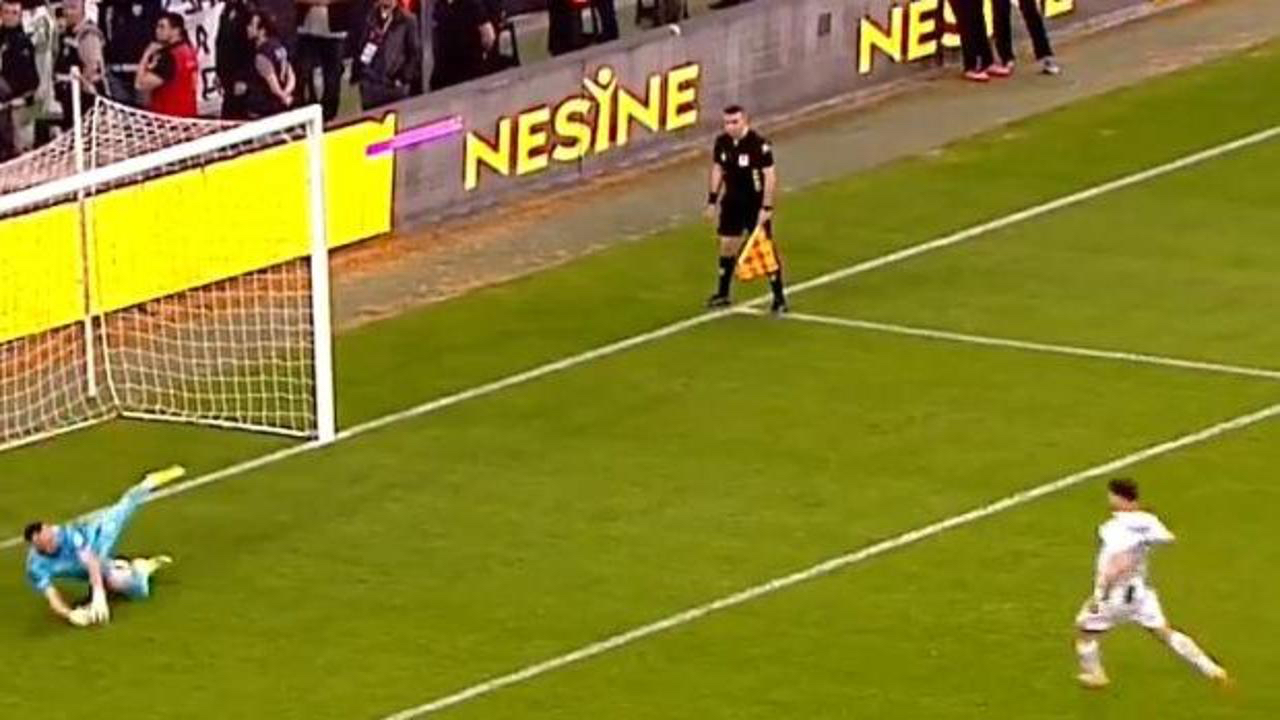 Koca bir şehrin kaderini değiştirdi! Muğlaspor - Elazığspor maçına damga vuran penaltı: Top içeri girmek isterse...