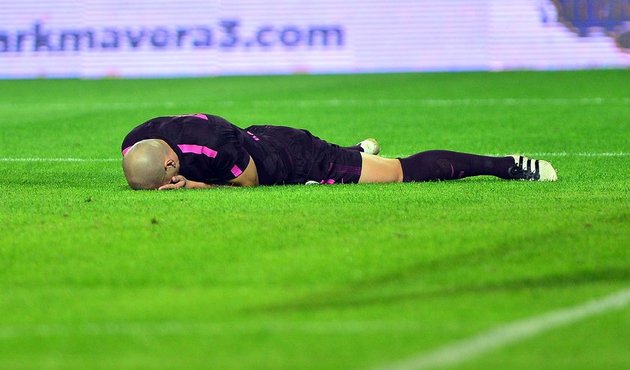 Başakşehir lider Galatasaray'ı darma duman etti!
