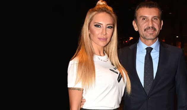 Yardım gecesine pahalı kıyafetleriyle damga vurdu!