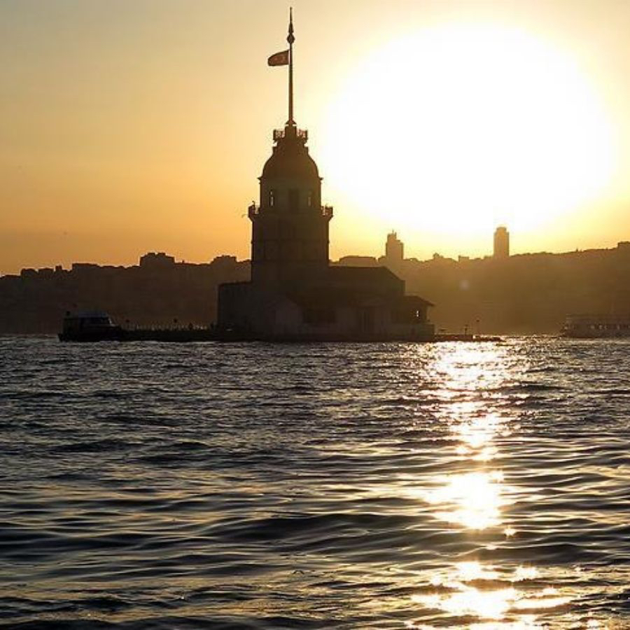 İstanbul'a yaz geldi! Bugün hava 24 derece olacak...