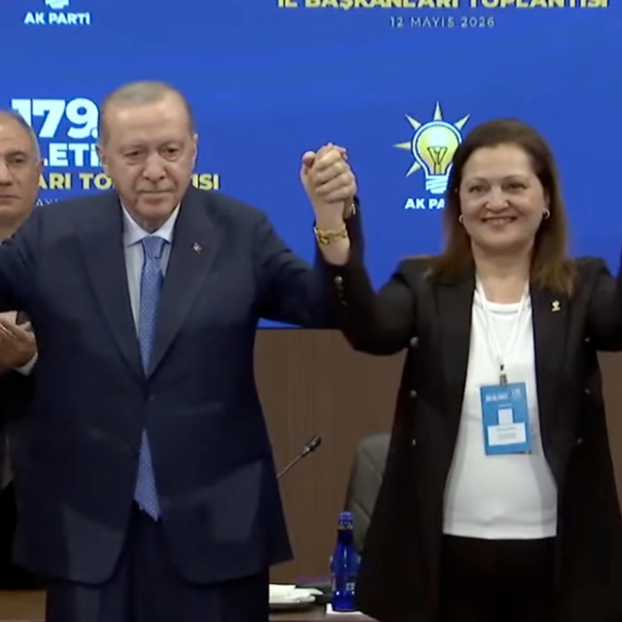 Afyonkarahisar Belediye Başkanı Burcu Köksal AK Parti'ye katıldı! Cumhurbaşkanı Erdoğan: Meyhane jargonuyla siyaset yapılmaz