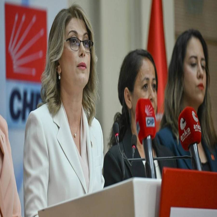 CHP Kadın Kolları Başkanı Osmaniye Milletvekili Asu Kaya’ya vatandaşlardan sert tepki: Önce Uşak’taki battaniyelerinizi temizleyin!