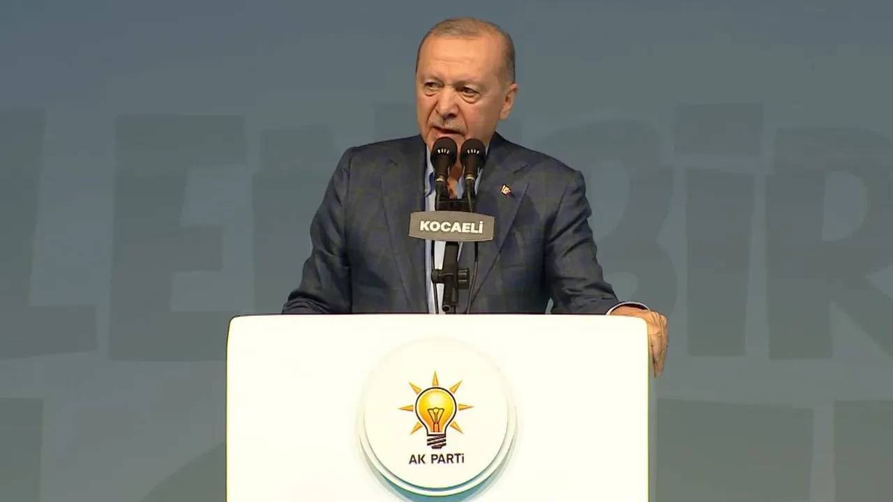 Cumhurbaşkanı Erdoğan AK gençlik buluşmasında konuştu: "Hangi görüşten, hayat tarzından, inançtan olursa olsun her bir genç bizim için aynı''