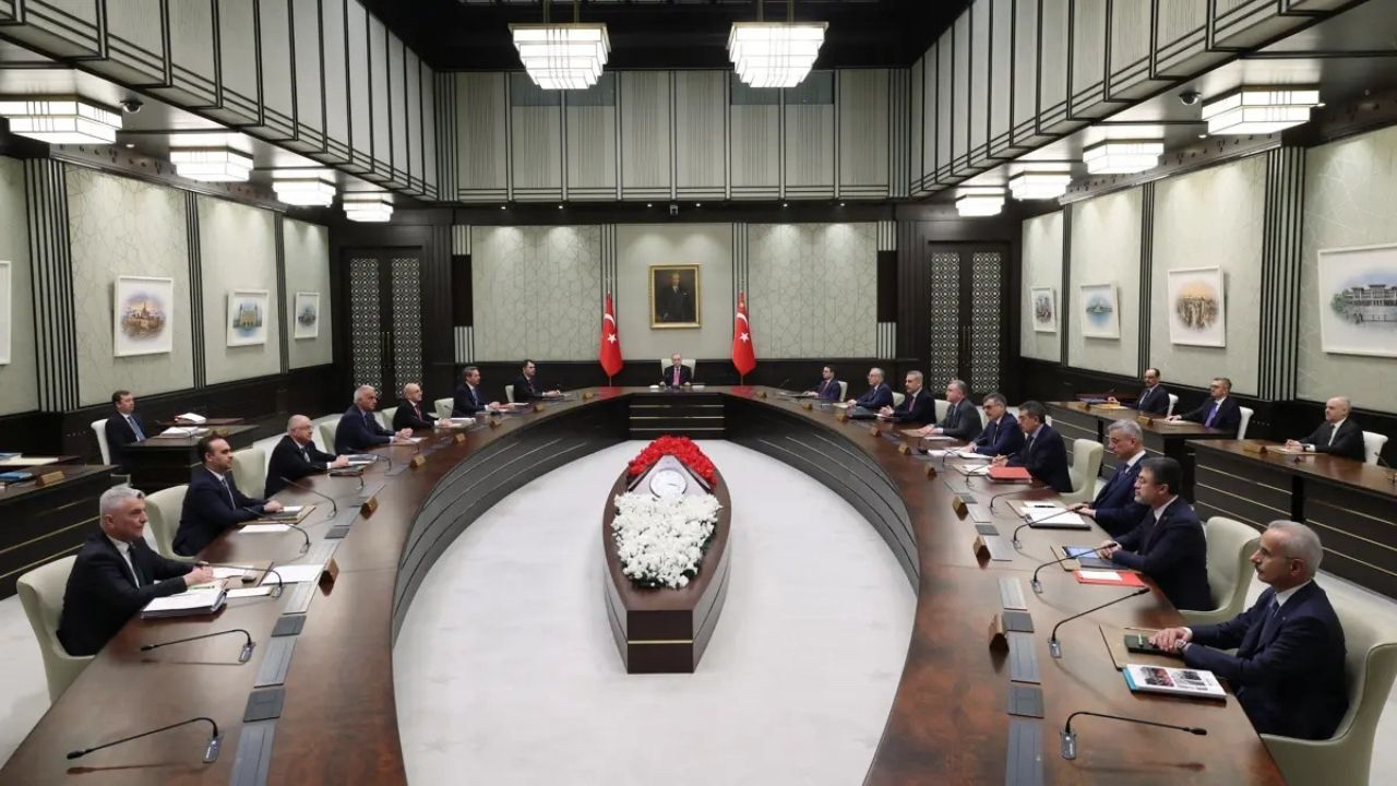 Cumhurbaşkanlığı Kabinesi toplanıyor! Masada birçok başlık var: Ekonomi, Orta Doğu, bayram öncesi tedbirler...