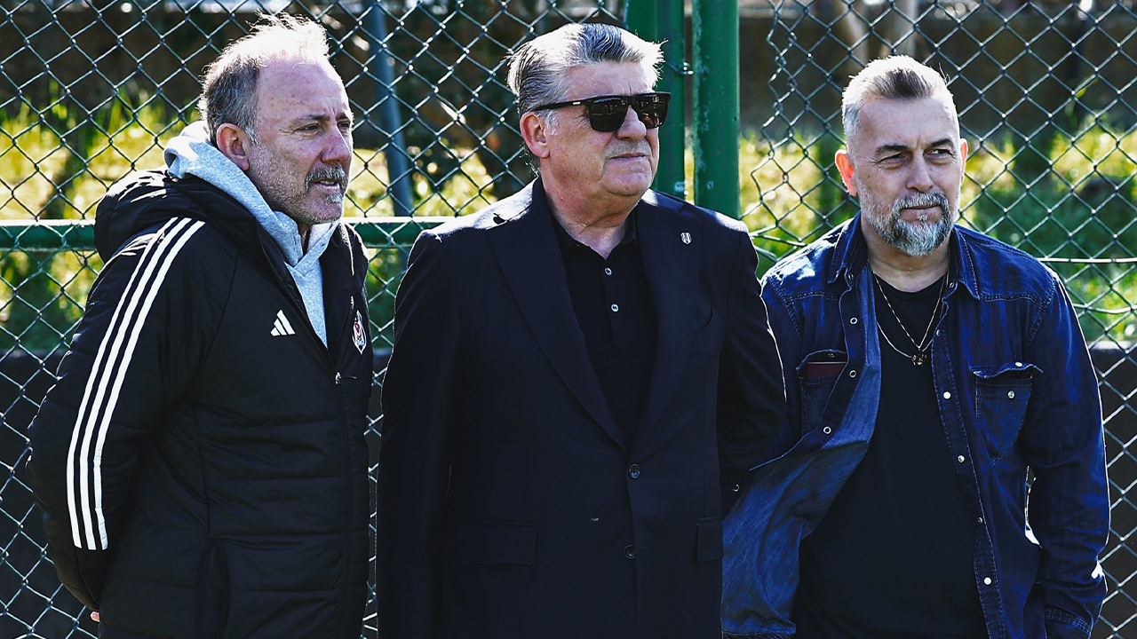 Beşiktaş'ta Serkan Reçber de istifa etti