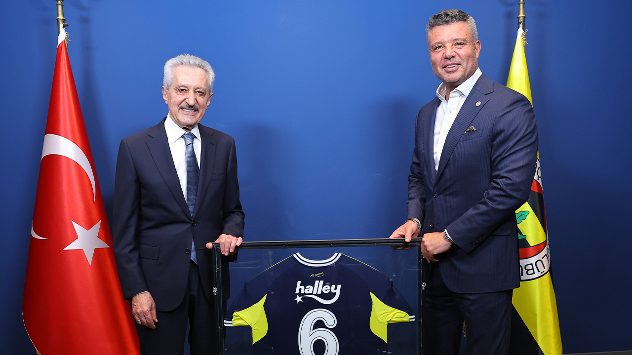 Mehmet Ali Aydınlar, Fenerbahçe'nin forma sponsoru oldu