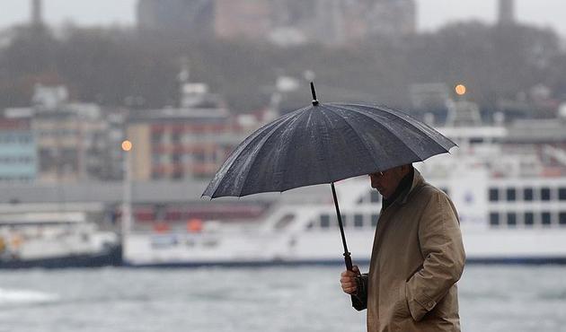 Meteoroloji ve AKOM'dan İstanbul için kuvvetli sağanak yağış uyarısı!