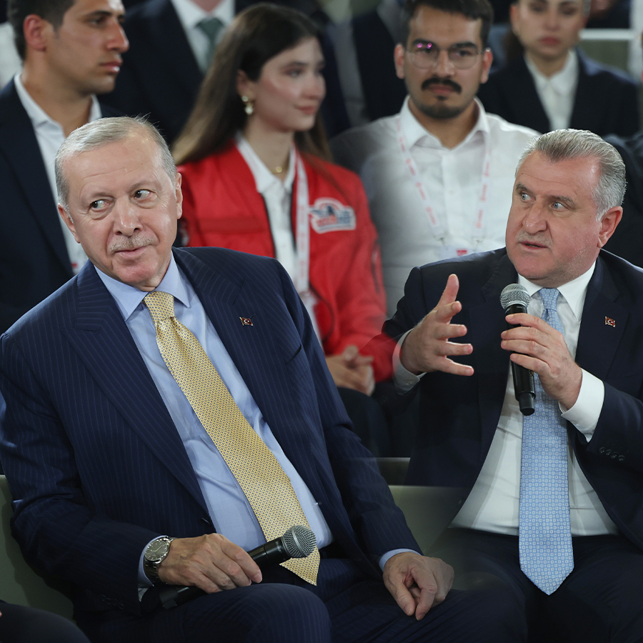 Cumhurbaşkanı Erdoğan ile Spor Bakanı Osman Aşkın Bak'ın Dünya Kupası sohbeti