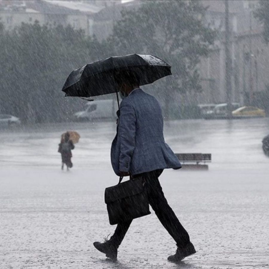 İstanbul dikkat! Meteoroloji saat vererek uyardı: Su baskınları yaşanabilir