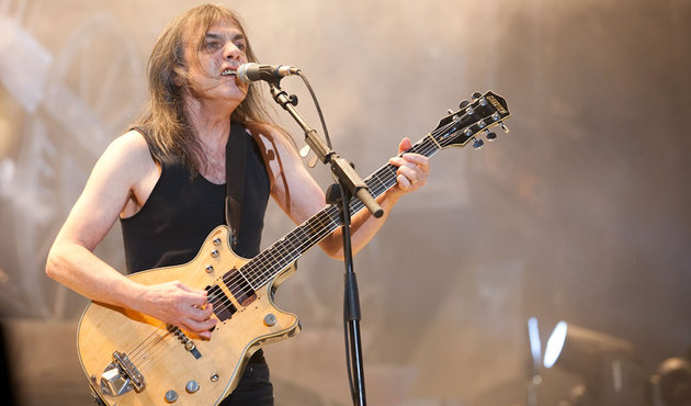Efsane grubun gitaristi hayatını kaybetti!