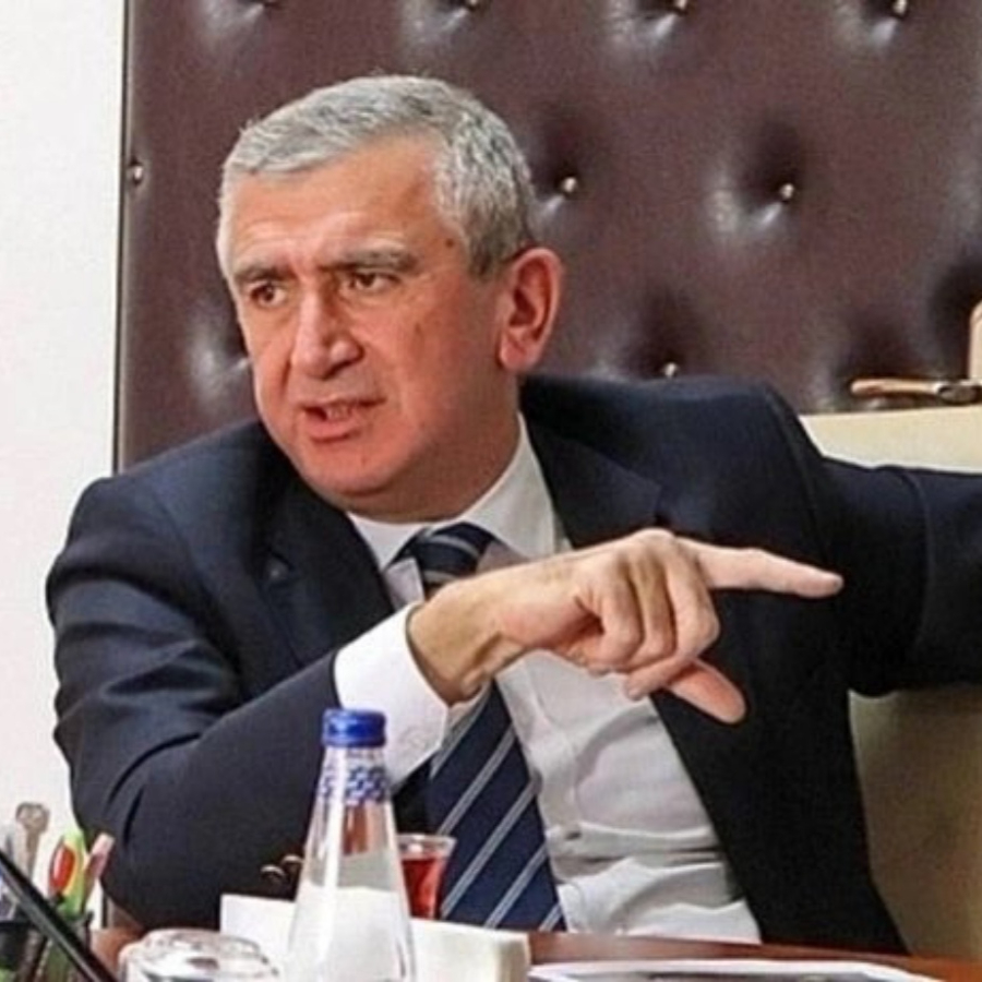 Müteahhitten 2.5 milyon TL rüşvet isteyen Akçakoca Belediye Başkanı Fikret Albayrak tutuklandı