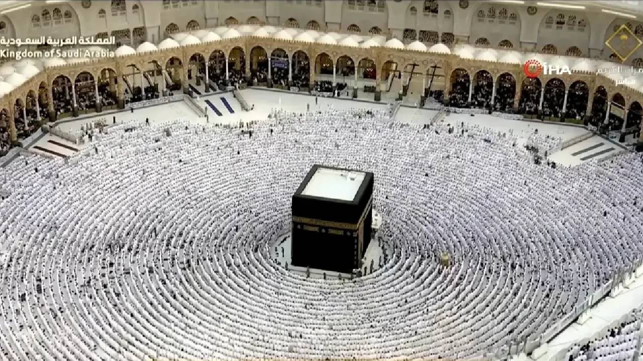 Kabe'de birlik ve beraberlik: Kabe'de bayram namazı! İşte Mekke'den canlı yayın