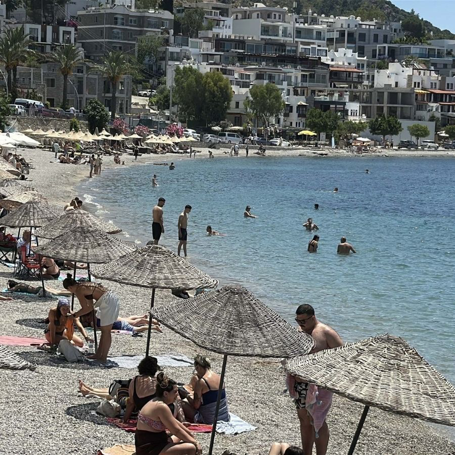 Herkes akın etti! Kurban Bayramı'nın ilk gününde Bodrum sahilleri doldu taştı