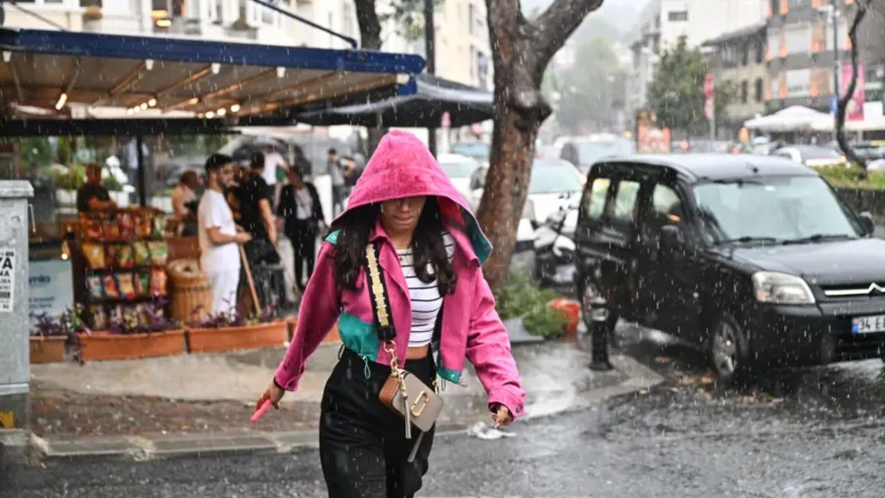 AKOM'dan İstanbul'a son dakika uyarısı! Bu ilçeler sağanak yağışa dikkat!