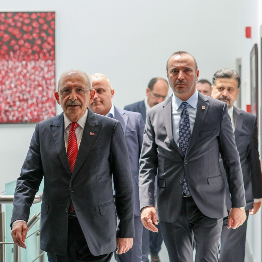 Kılıçdaroğlu'nun ilk büyük sınavı! Sümen altı edilen milyon dolarlık rüşvet fezlekeleri raftan indi, arınma başlıyor mu?
