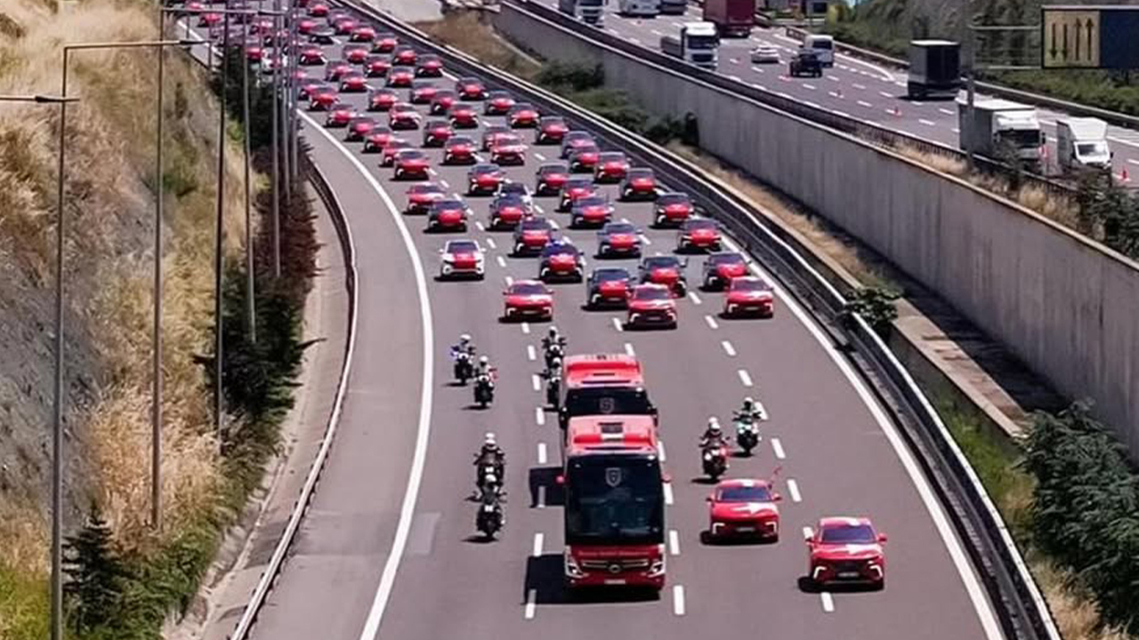 Milliler, Dünya Kupası'na TOGG konvoyuyla uğurlandı