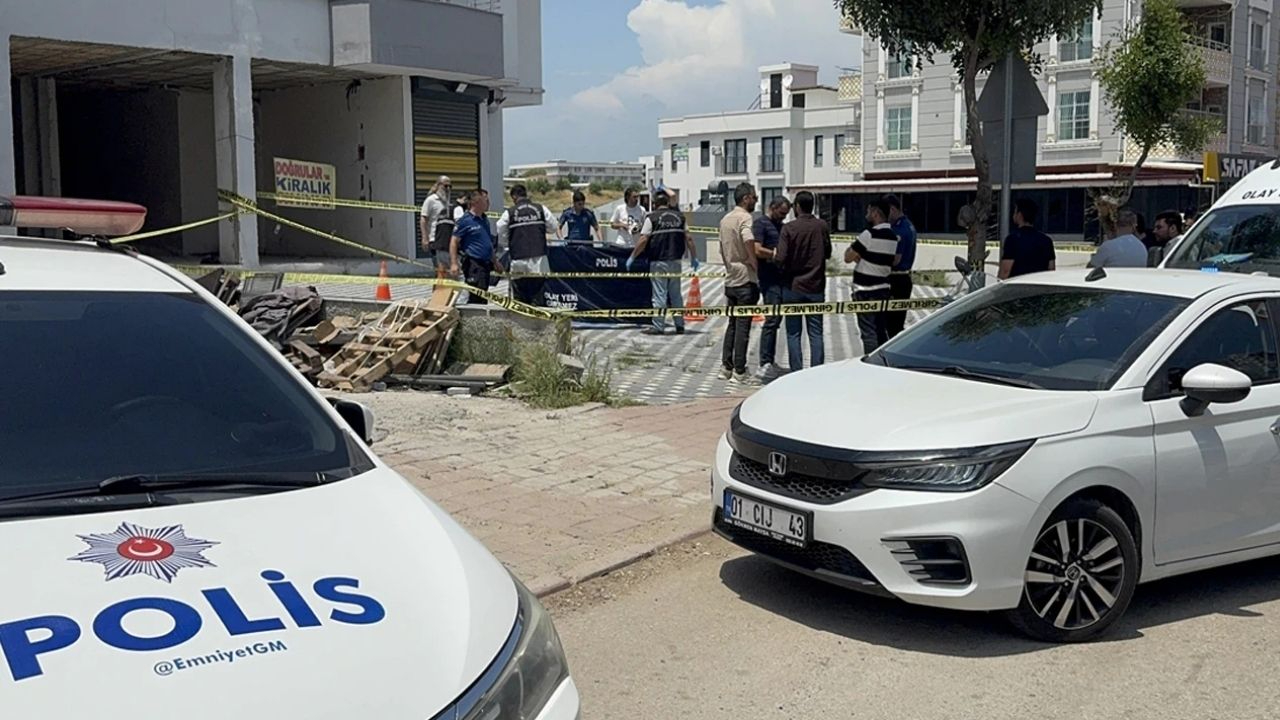 Sokak ortasında dehşet! Emekli polis memuru oğlunu öldürdü