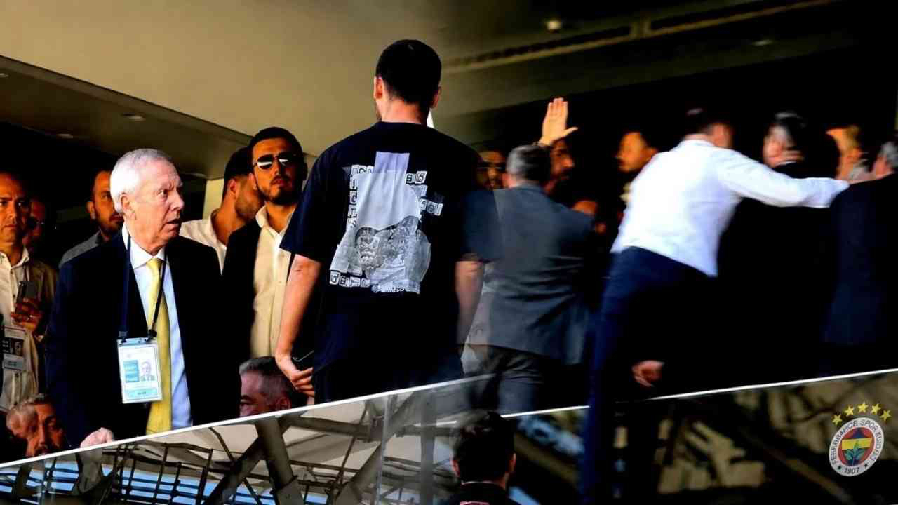 Fenerbahçe kongresinde gerginlik! Şekip Mosturoğlu genel kurula ara verdi