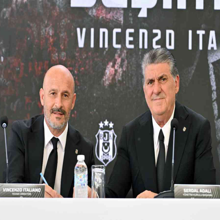 Beşiktaş'ta Vincenzo Italiano için imza töreni düzenlendi