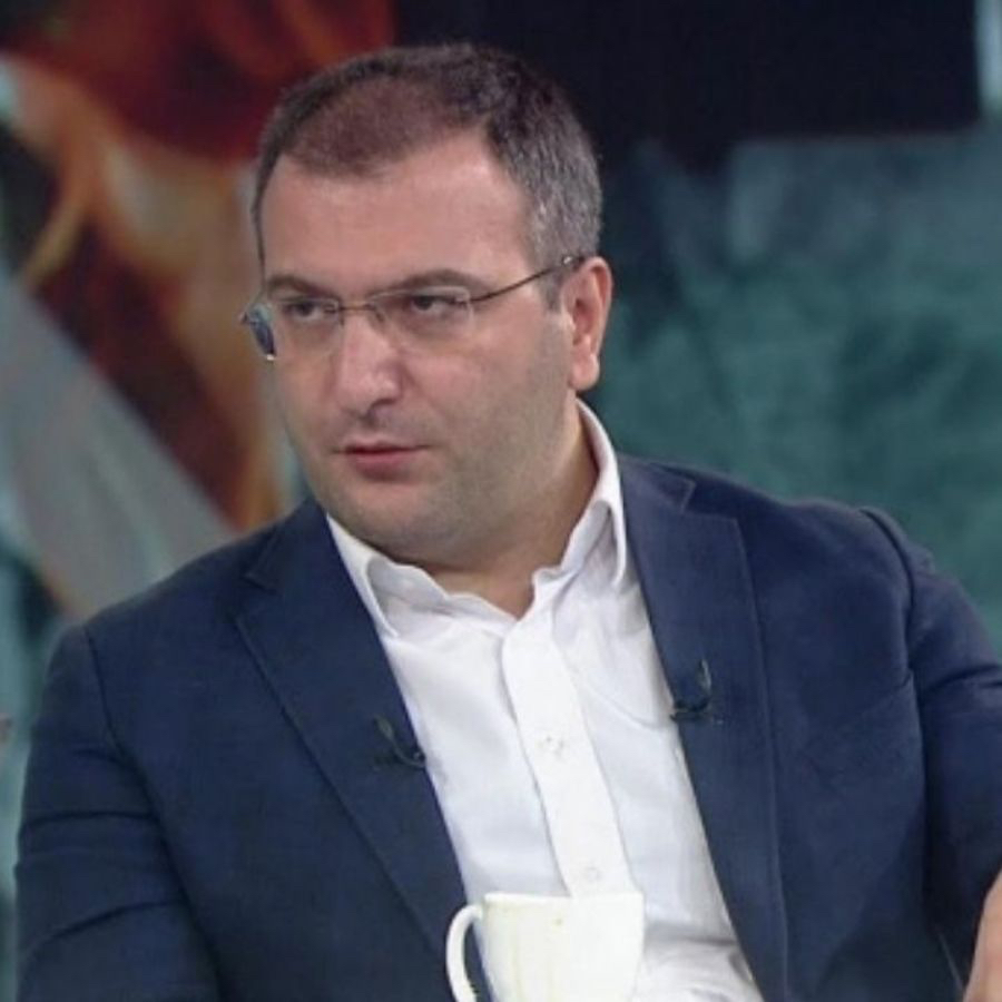 Cem Küçük Turgut Koç ilişkisi! Bir ayakkabı karşılığı CHP övgüsü... Turgut Koç kim diyenler tıklayın
