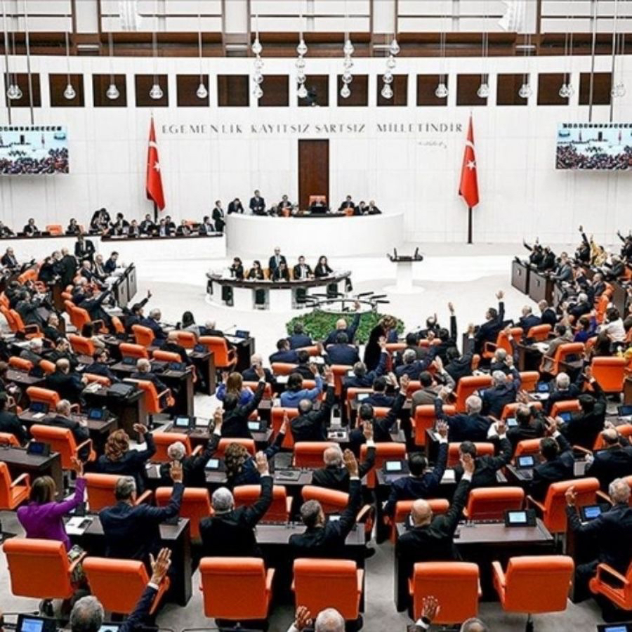 Meclis'te yoğun mesai: İçki firmalarına etkinlik yasağı masada
