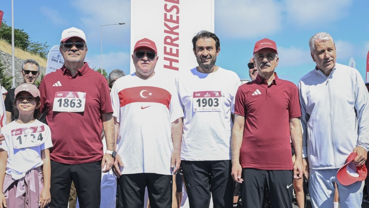 Abdulkadir Uraloğlu ve Osman Aşkın Bak "One Run" koşusuna katıldı