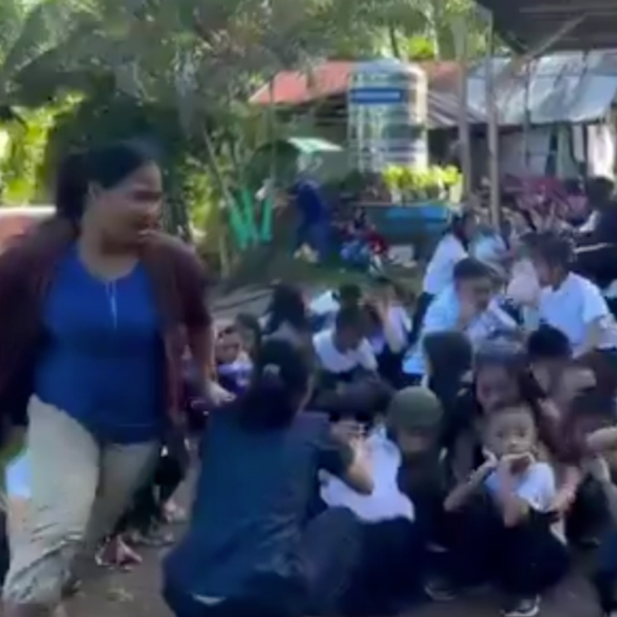 Filipinler'de 7,8'lik kabus! Deprem anı saniye saniye kameraya yansıdı...Öğrenciler dehşeti yaşadı!