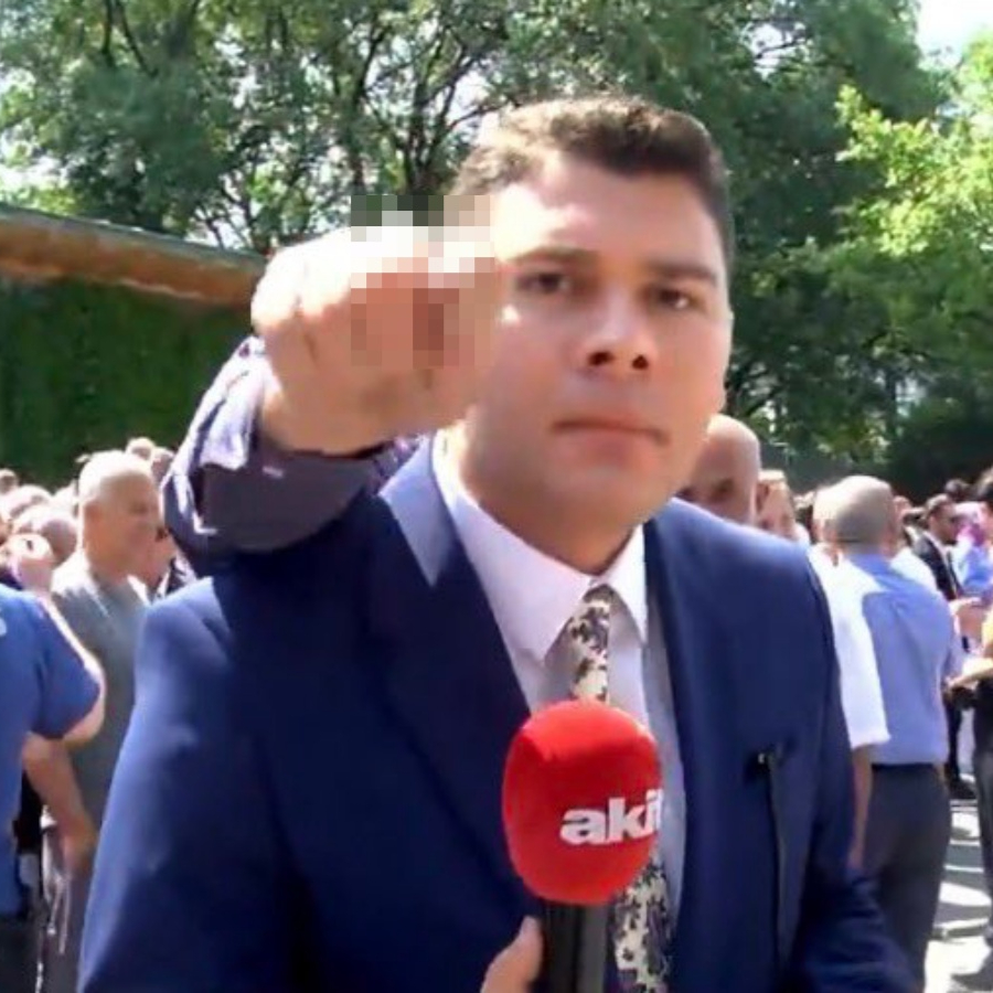 TBMM önünde gazetecilere çirkin saldırı: Özgür Özel destekçileri Akit TV ve TGRT ekiplerini tekme yumruk darp etti