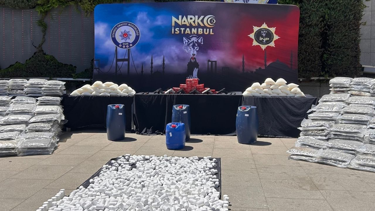 Uyuşturucu tacirlerine darbe! İstanbul merkezli operasyonda 100 gözaltı: 1 ton madde ele geçirildi