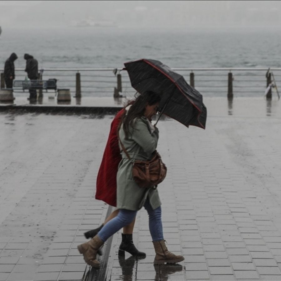 İstanbul'da yaz havası tersine dönüyor! Meteoroloji uyardı...Sıcaklıklar 7 derece düşecek: Sağanak yağış geliyor