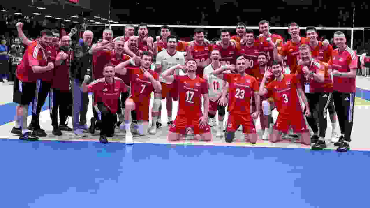 A Milli Erkek Voleybol Takımımız Fransa'yı set vermeden devirdi