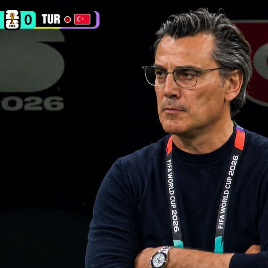 Avustralya karşısında 2-0'lık mağlubiyet sonrası oklar Montella'ya çevrildi! Taraftar isyan etti: Böyle maça forvetsiz başlanır mı?