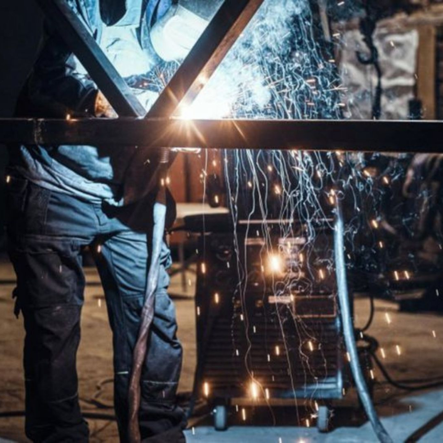 Sanayi üretimi Nisan'da yüzde 3,7 arttı